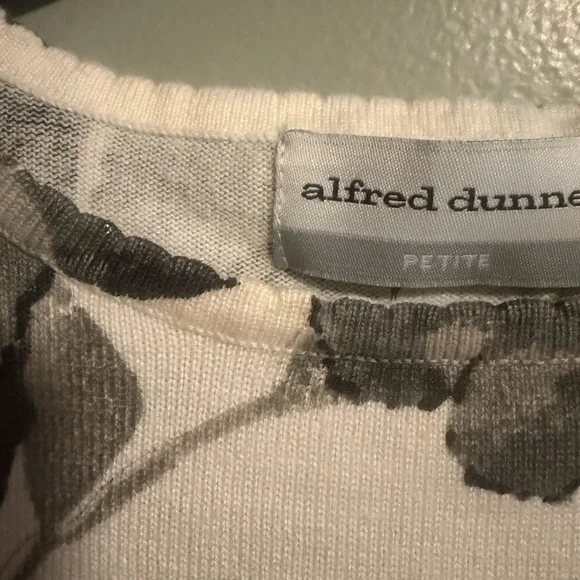 Alfred Dunner Gray Floral Embellished/ sequined long sleeve Sweater PL - Picture 8 of 8